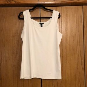 Womens Alfani white sleeveless top.
